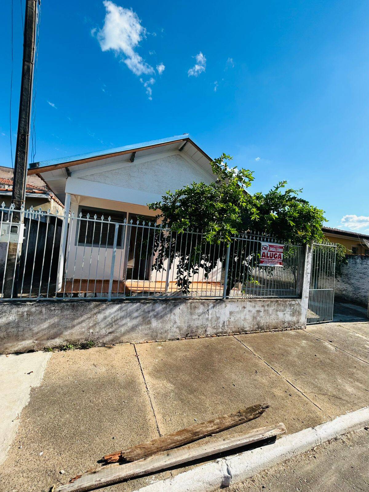 #3716 - Casa para Locação em Joaquim Távora - PR