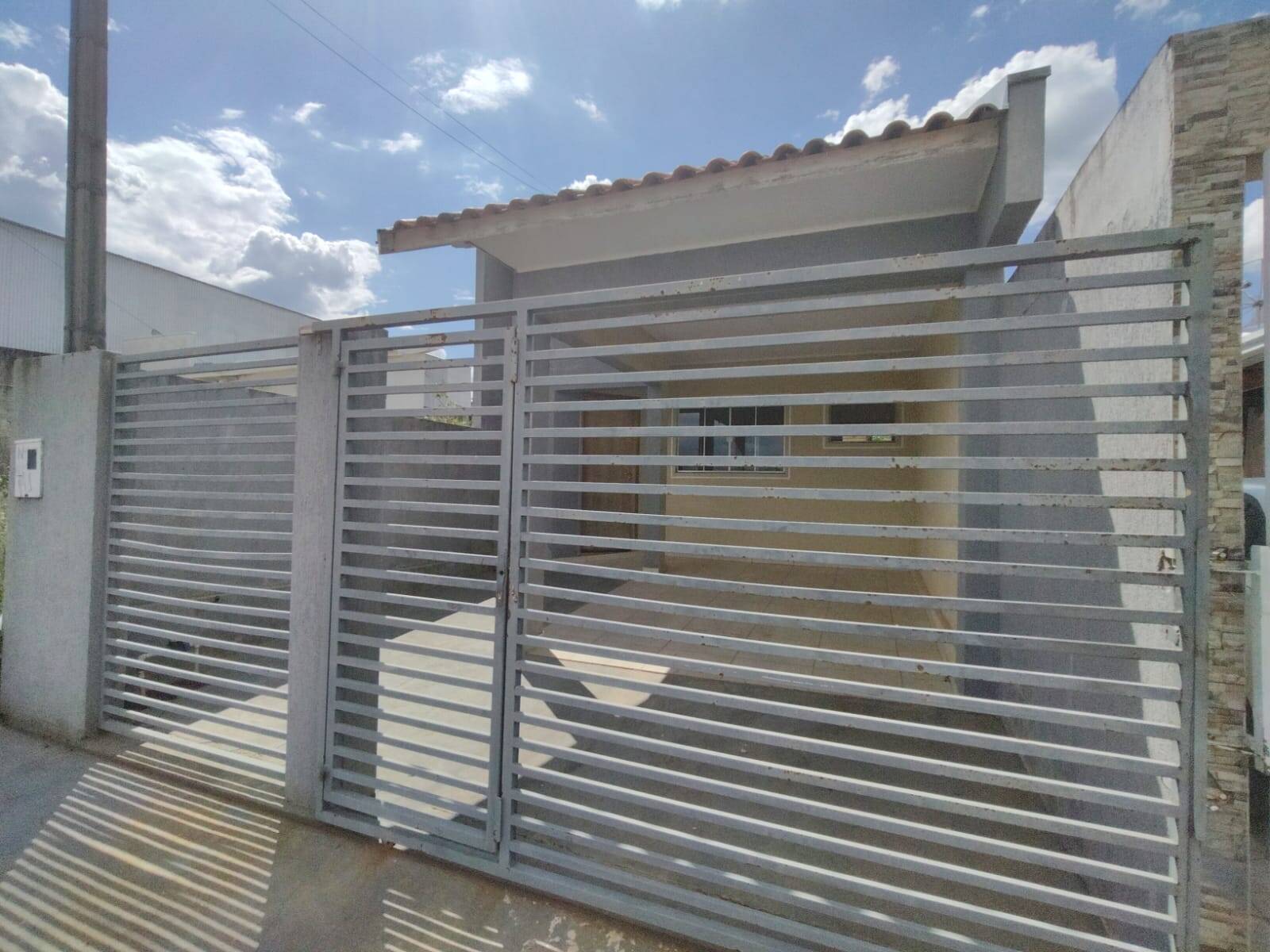 #4233 - Casa para Locação em Quatiguá - PR