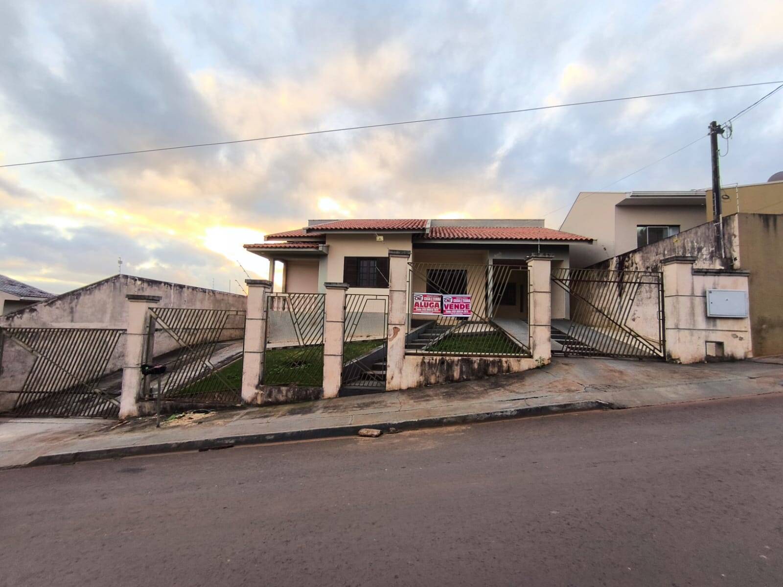 #3781 - Casa para Venda em Siqueira Campos - PR