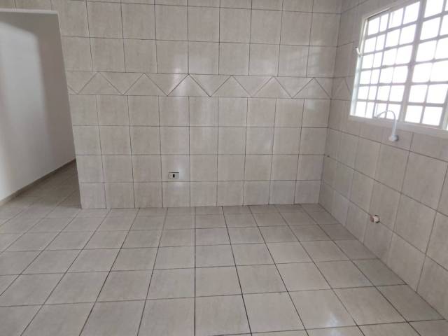 Casa para Locação em Joaquim Távora - 4