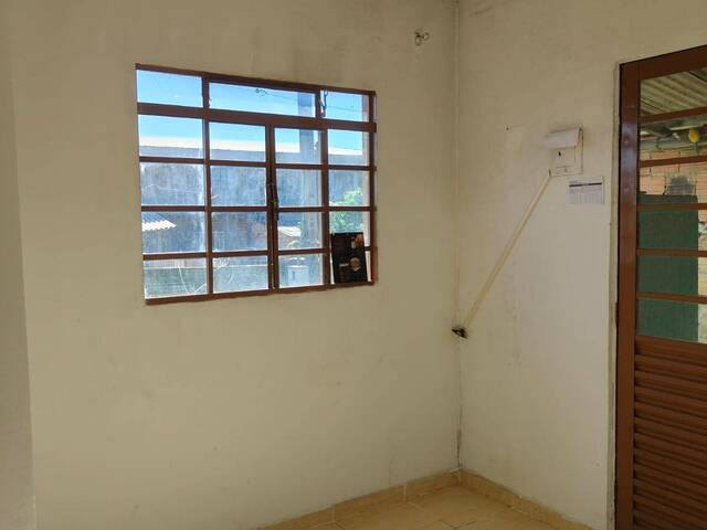 #4230 - Casa para Locação em Quatiguá - PR - 2