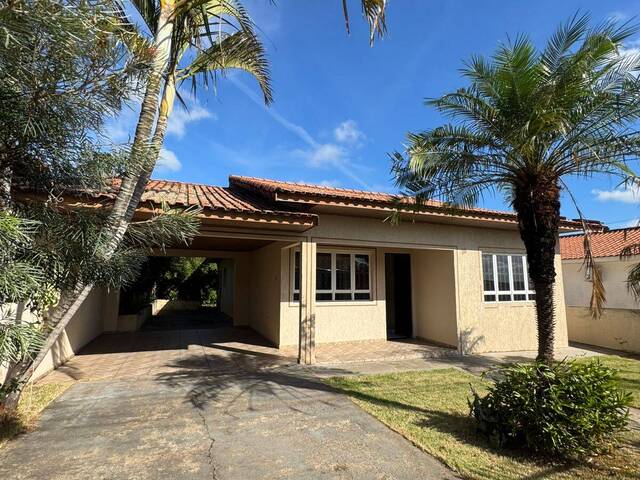 Casa para Venda em Joaquim Távora - 2